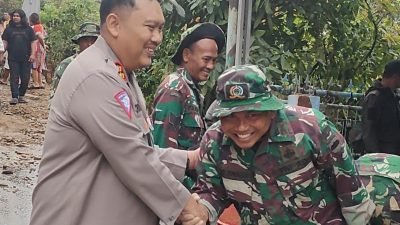 Kapolres Simalungun Pimpin Penanganan Banjir Bandang dan Longsor di Kota Wisata Parapat
