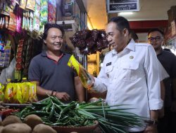 Jelang Idul Fitri, Wali Kota Cimahi Sidak Pasar Atas Baru Pantau Harga dan Stok Pangan