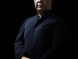 Ngukur Kaén ku Karep – Ketika Kasucian Dijadikeun Seragam Jabatan