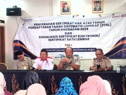 BPN Bandung Barat Bagikan 242 Sertifikat PTSL di Desa Pasirlangu